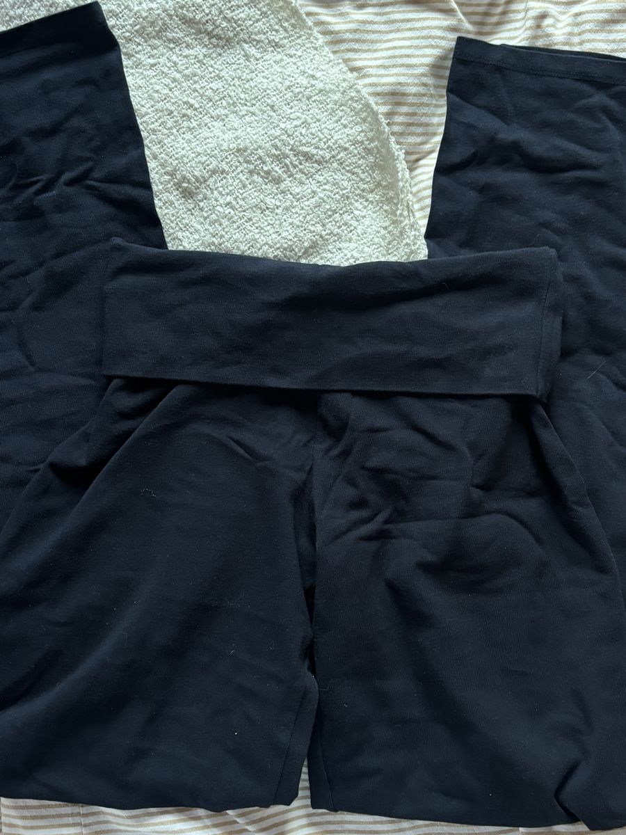 Brandy Melville Pantaloni: Brandy Melville Navy Priscilla Pants  – Nuovo (secondo la descrizione) da Willerzell venduto da cha_qk8t 1