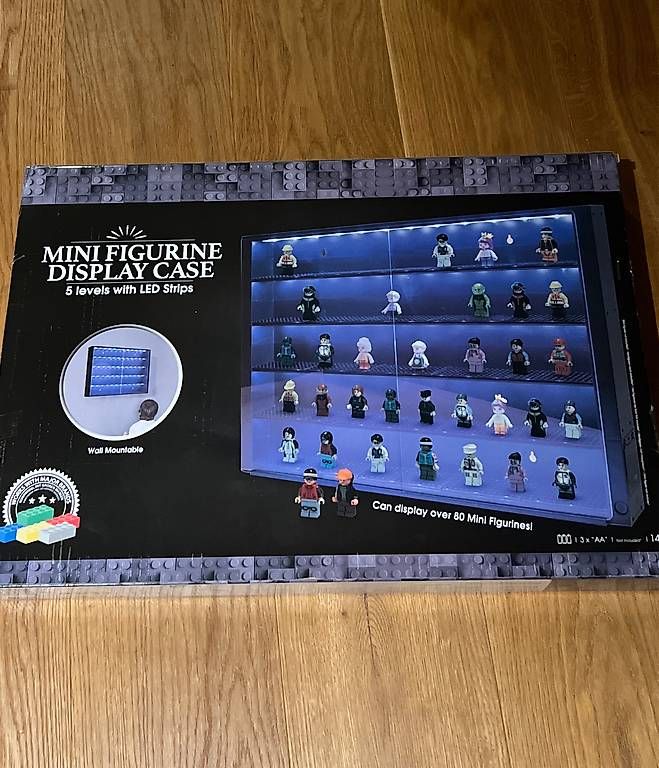 Jouets: Minifigur Display mit LED – Neuf avec emballage d'origine à Zürich par and_fwy7