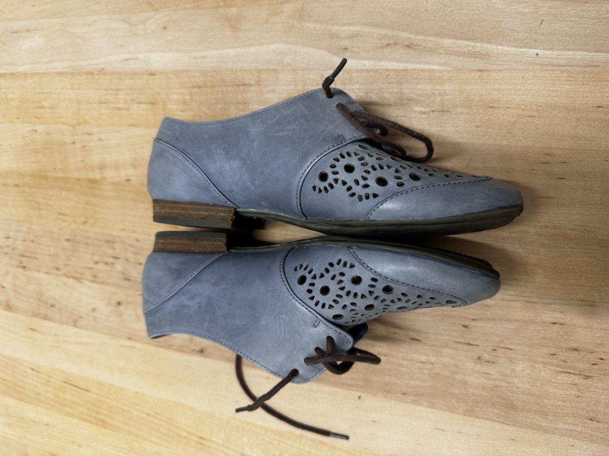 Clarks Damenschuhe: Clarks Blaue Schuhe – Gebraucht aus Muhen von Cottoneyes