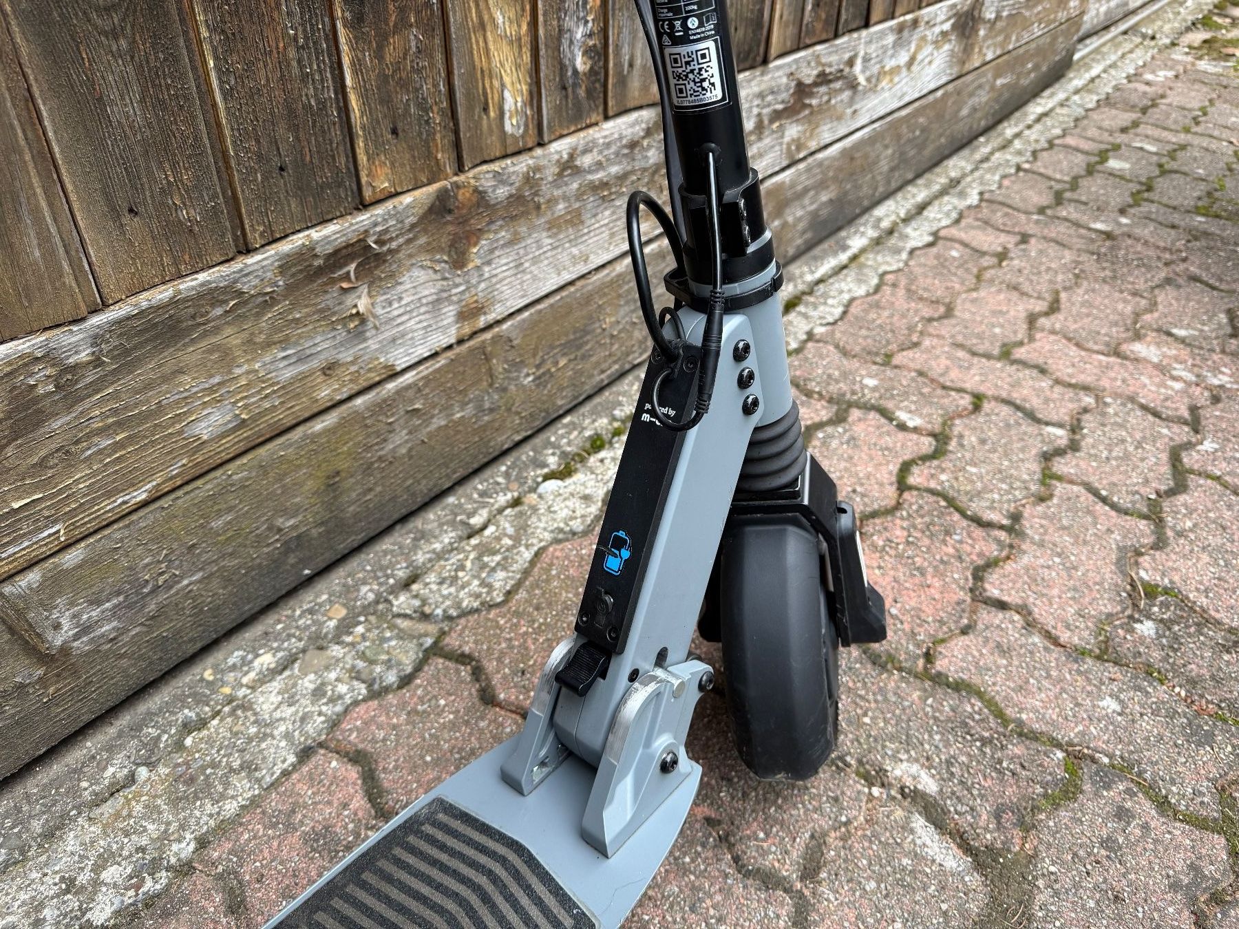 Micro Kickboard: Micro Merlin E-Scooter grau gebraucht – Usato da Stadel venduto da Snoopy6973 4