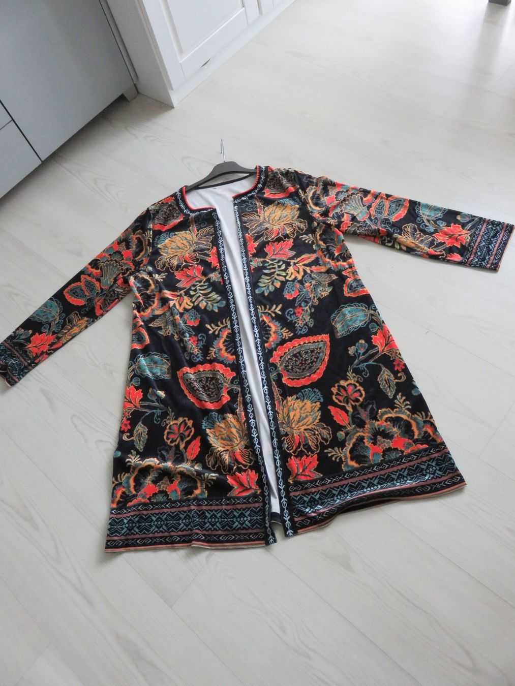 Jacken: BUNTE LONGJACKE Gr. M – Neu (gemäss Beschreibung) aus Lachen SZ von portofino01 2