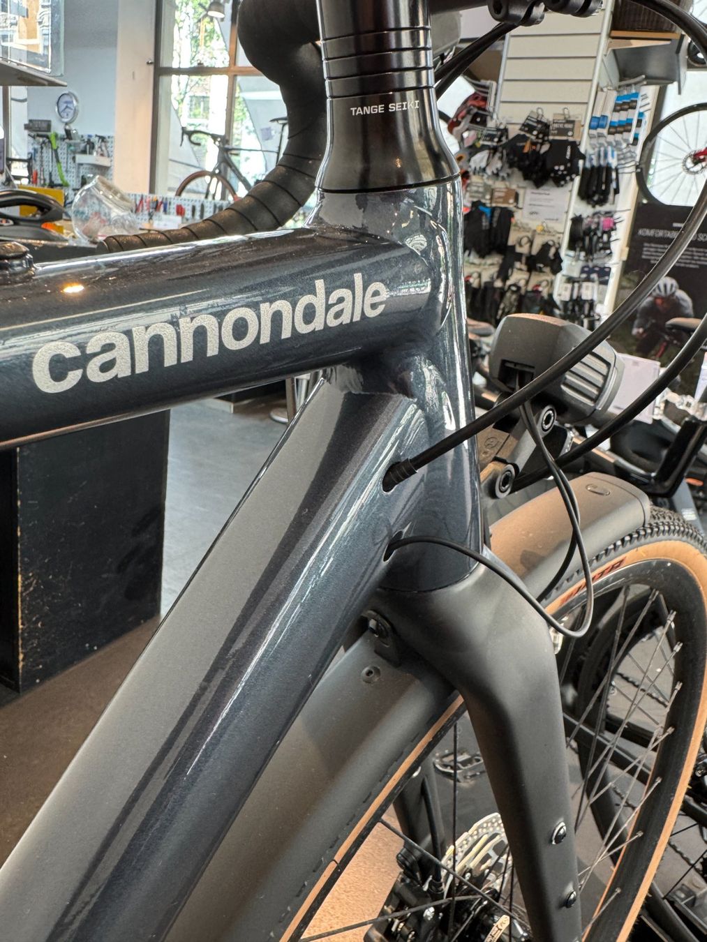 Cannondale Biciclette: Cannondale Topstone EQ, Grösse Medium – Nuovo e nell'imballaggio originale da Zürich venduto da Velofabrik01 5