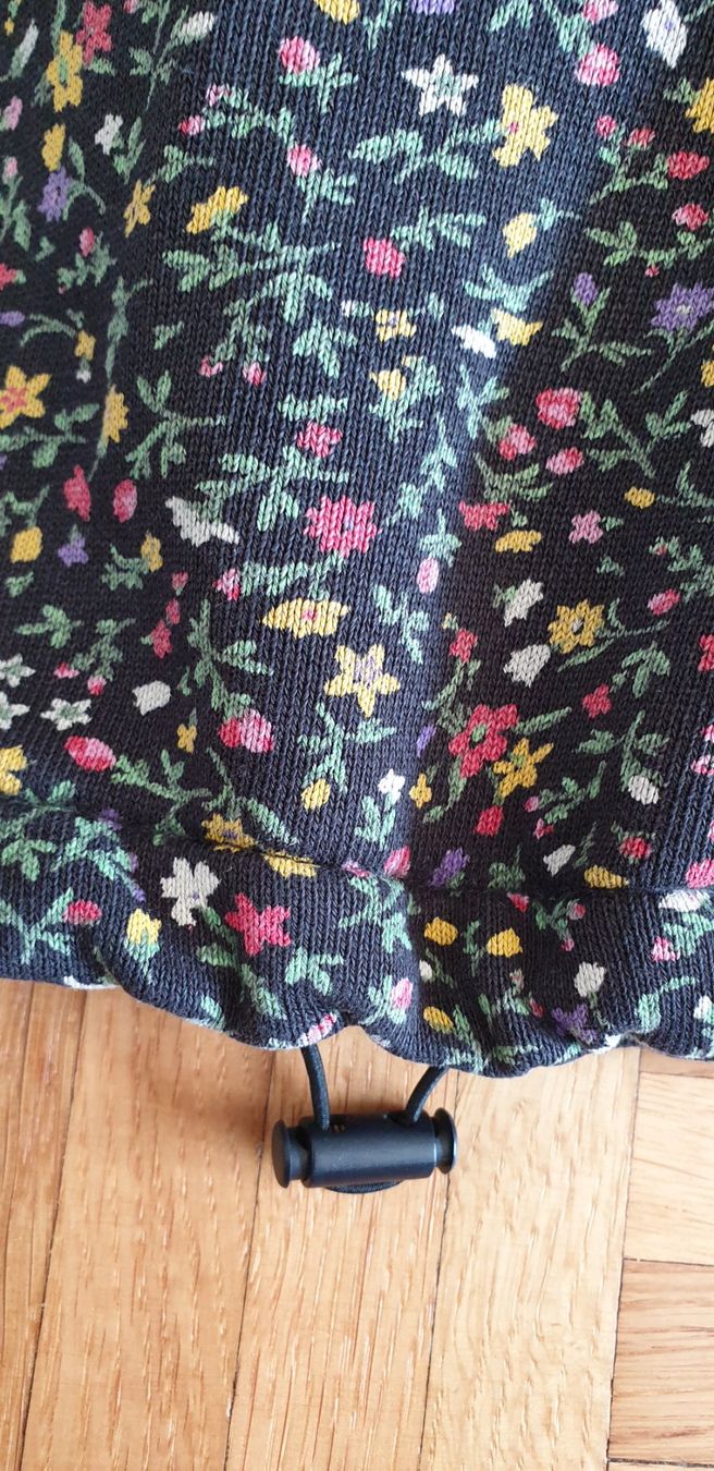 Levi's Pullover & Sweatshirts: Hoodie crop top Levi's à fleurs – Gebraucht aus Neuchâtel von ruedelacote 4