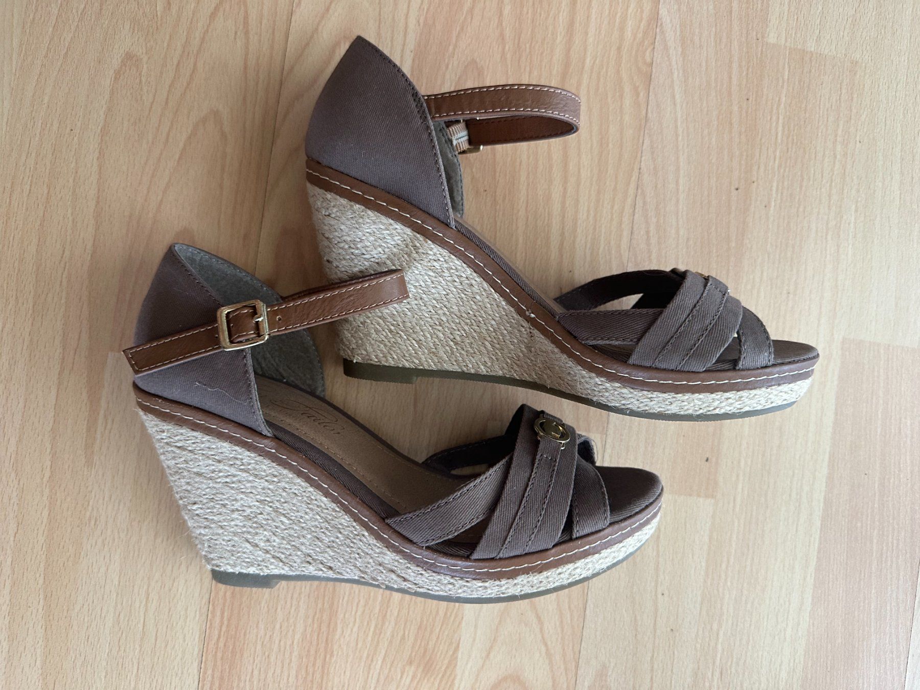 Tom Tailor Scarpe da donna: Sandaletten Plateau, Tom Tailor, Keilabsatz – Nuovo (secondo la descrizione) da Niederglatt ZH venduto da Polobunny 1