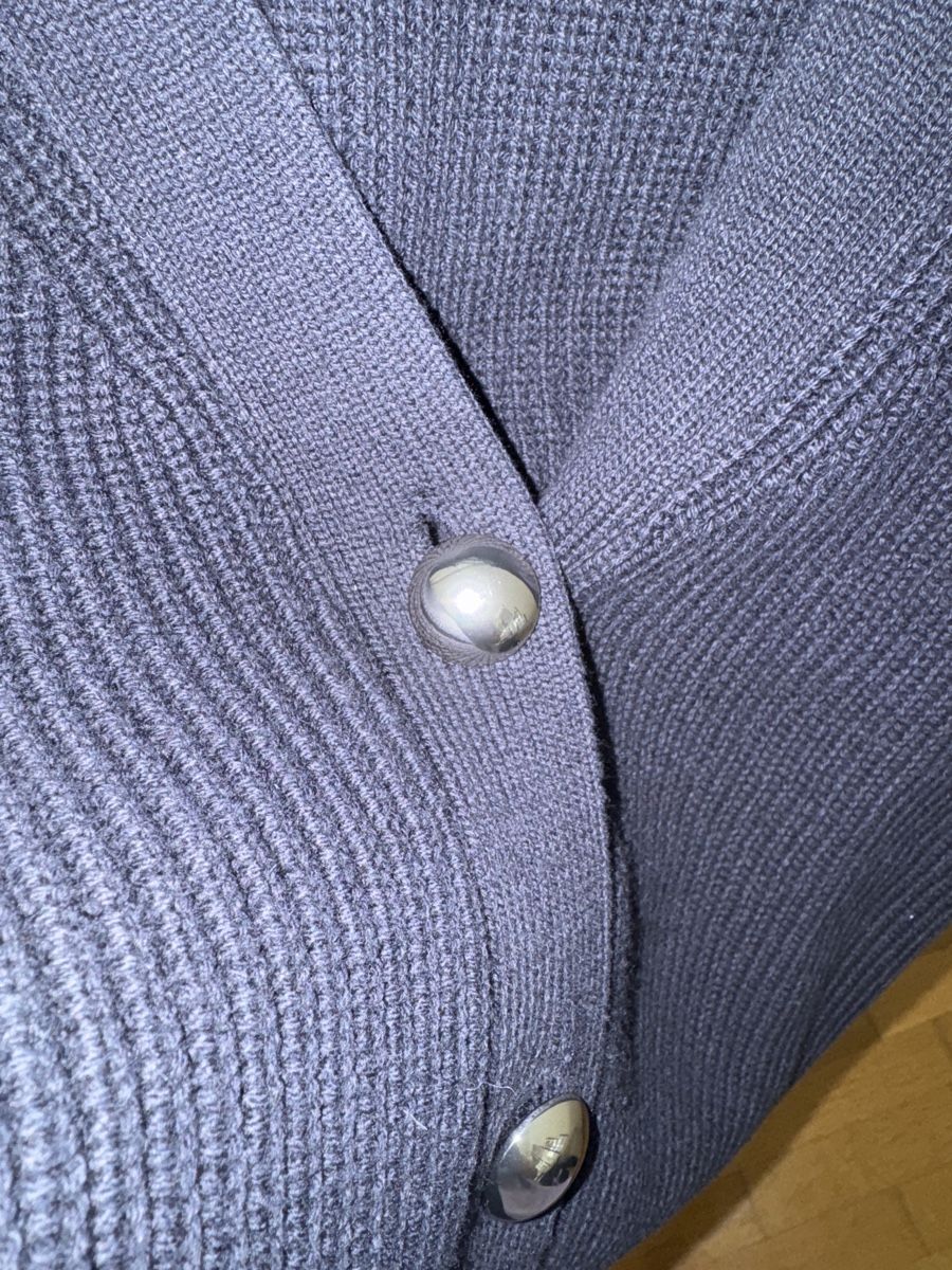 H&M Gilet & Giacche senza maniche: Strickweste dunkelblau Grösse M neuwertig – Usato da Zürich venduto da s.o13 1