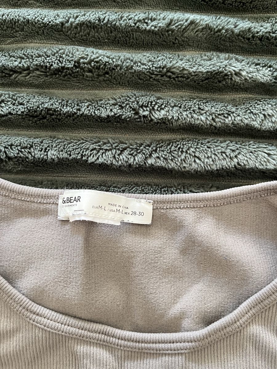 Pull&Bear Lotti di vestiti: Lot de deux débardeurs Pull&Bear – Usato da Lausanne venduto da mprevst 2