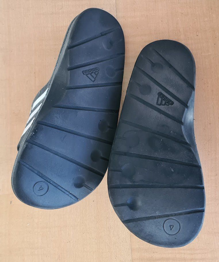 Adidas Chaussures femmes: Badeschlappen – D'occasion à Islikon par EFH651 1