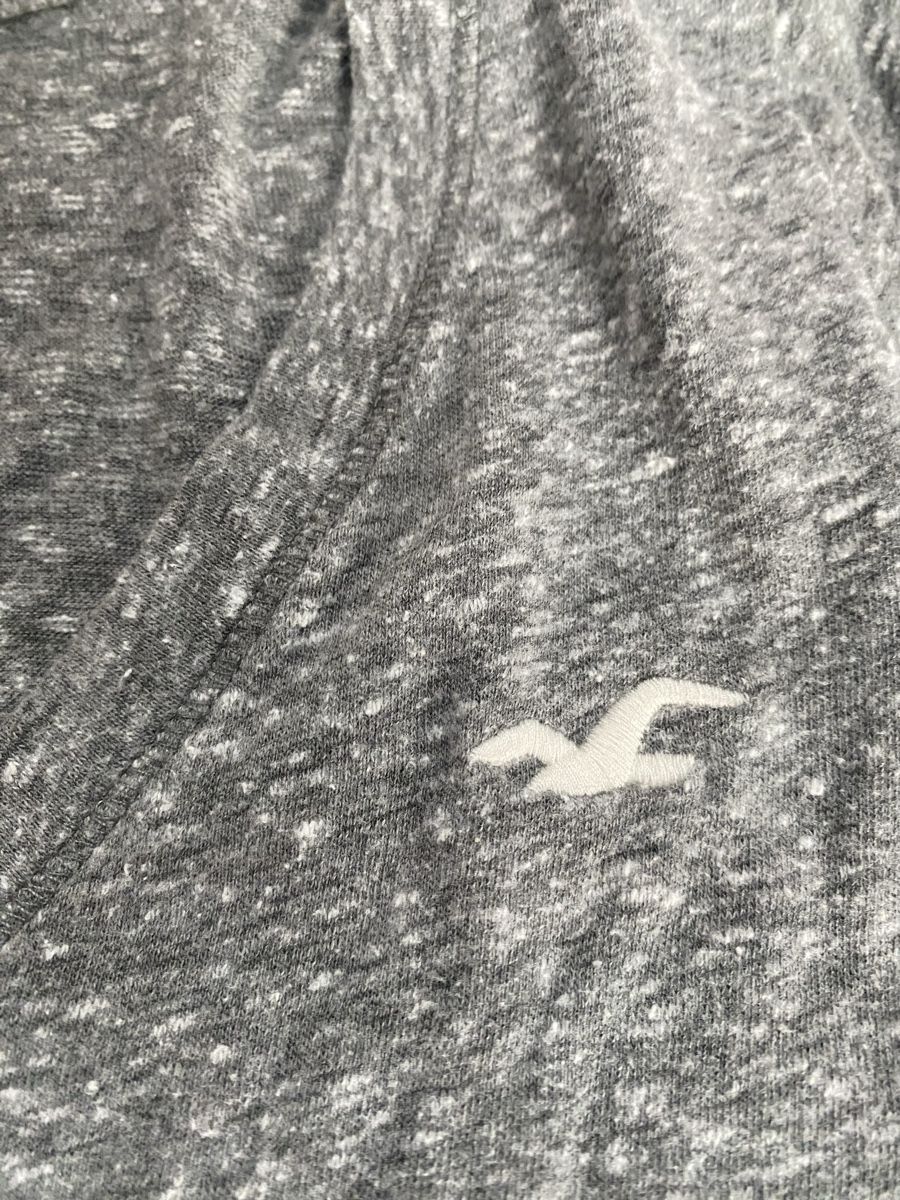Hollister T-shirt: T Shirt von Hollister grau – Usato da Chur venduto da simhofstr 5