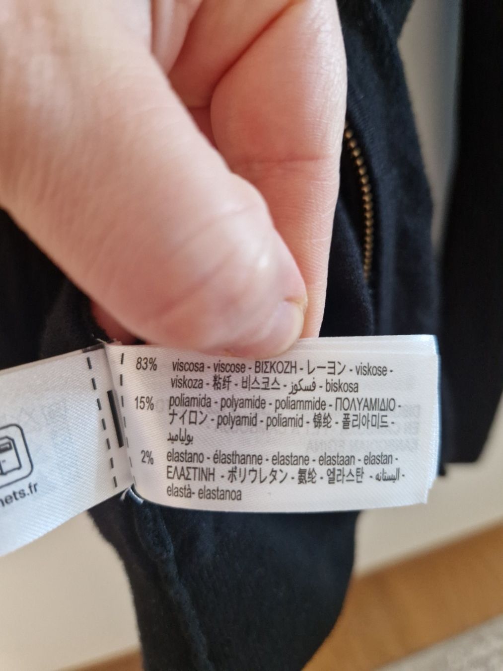 Zara Pullover & Sweatshirts: Zara Strickjacke schwarz Gr. M Reissverschluss – Gebraucht aus Erlinsbach SO von ULIKH 2