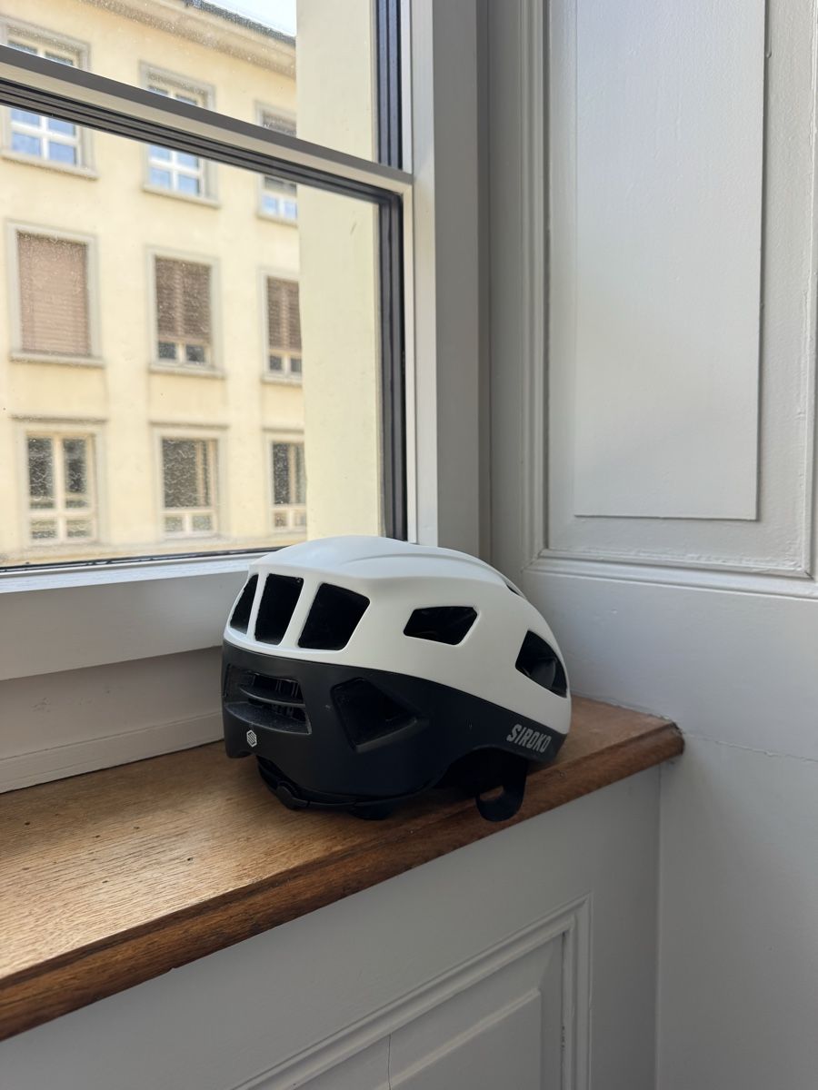 Caschi: Siroko Rennradhelm MIPS weiss/schwarz – Usato da Winterthur venduto da livia_hug 1