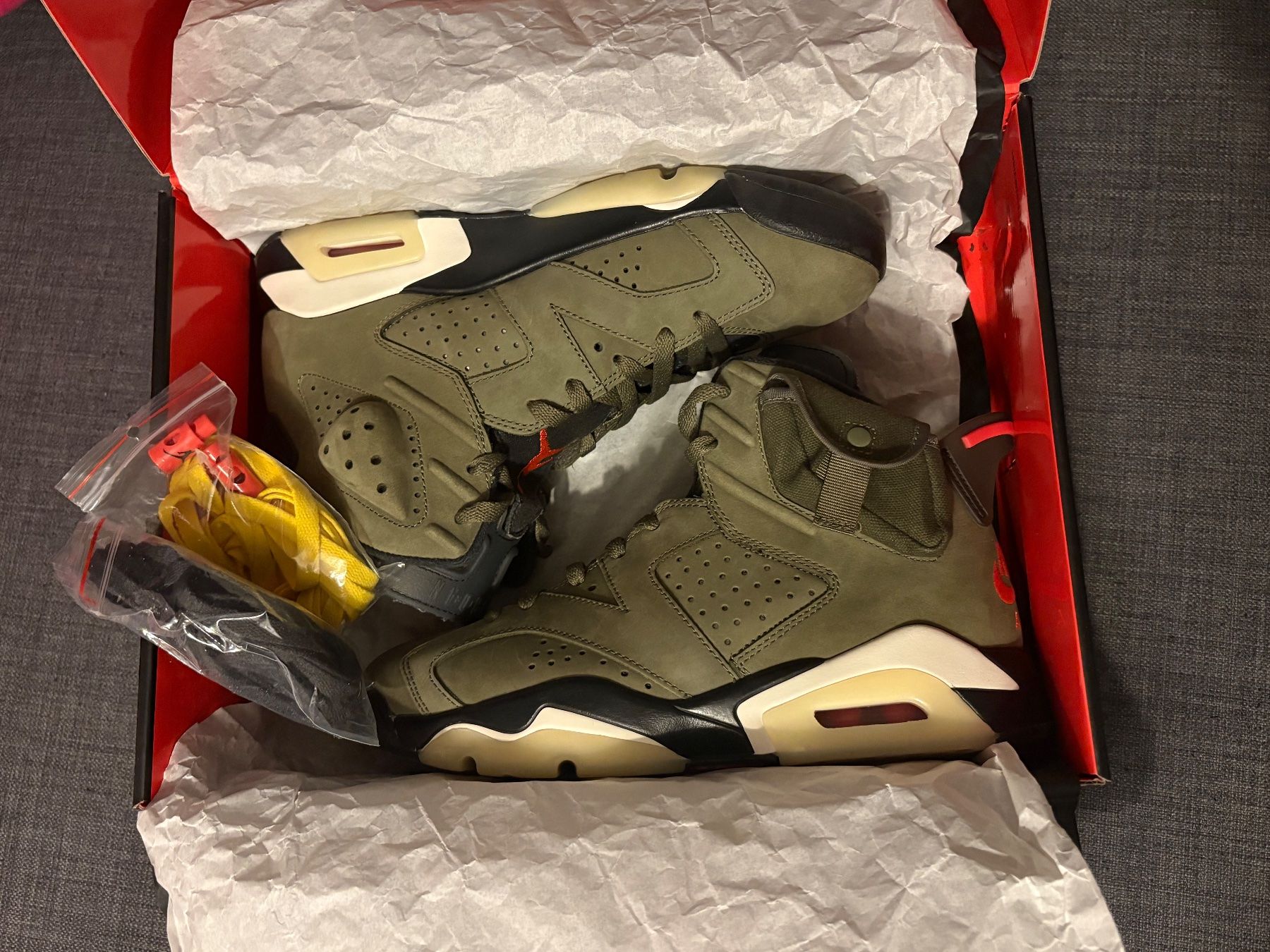 Jordan Scarpe da uomo: Air Jordan 6 x Travis Scott olive – Usato da Wallisellen venduto da ntroulis80 5