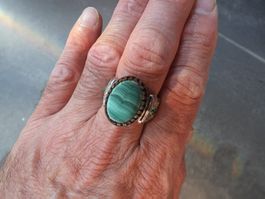 Herrenring mit Echtem Malachite Stein