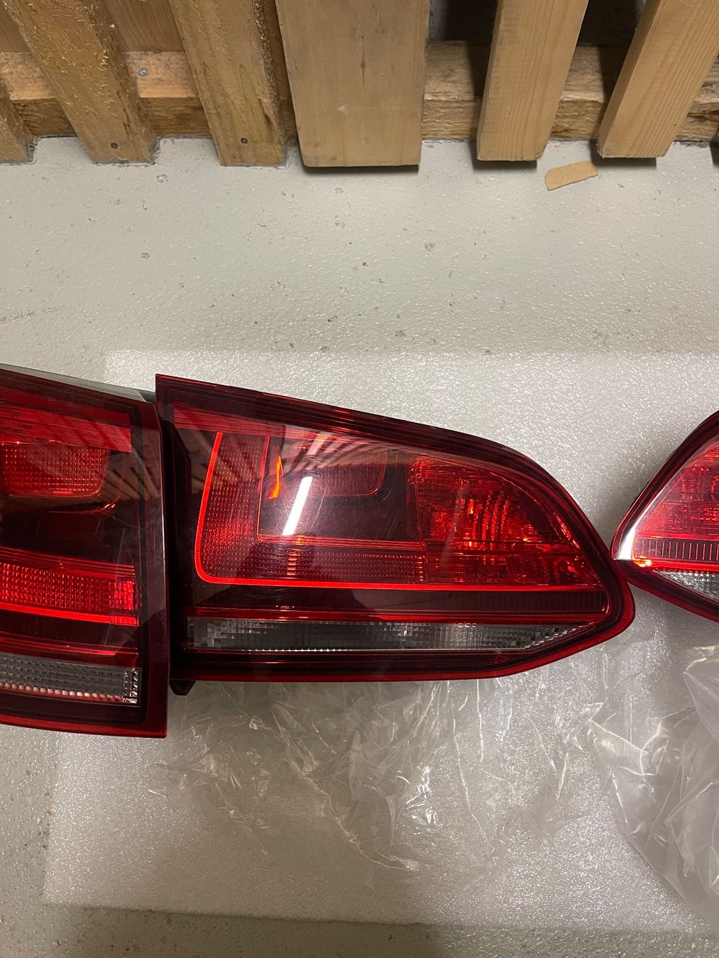 Volkswagen Tutti pezzi di ricambio auto: Originale Heckleuchten Golf 7 R Variant – Usato da Luzern venduto da Prof.Farnsworth 2