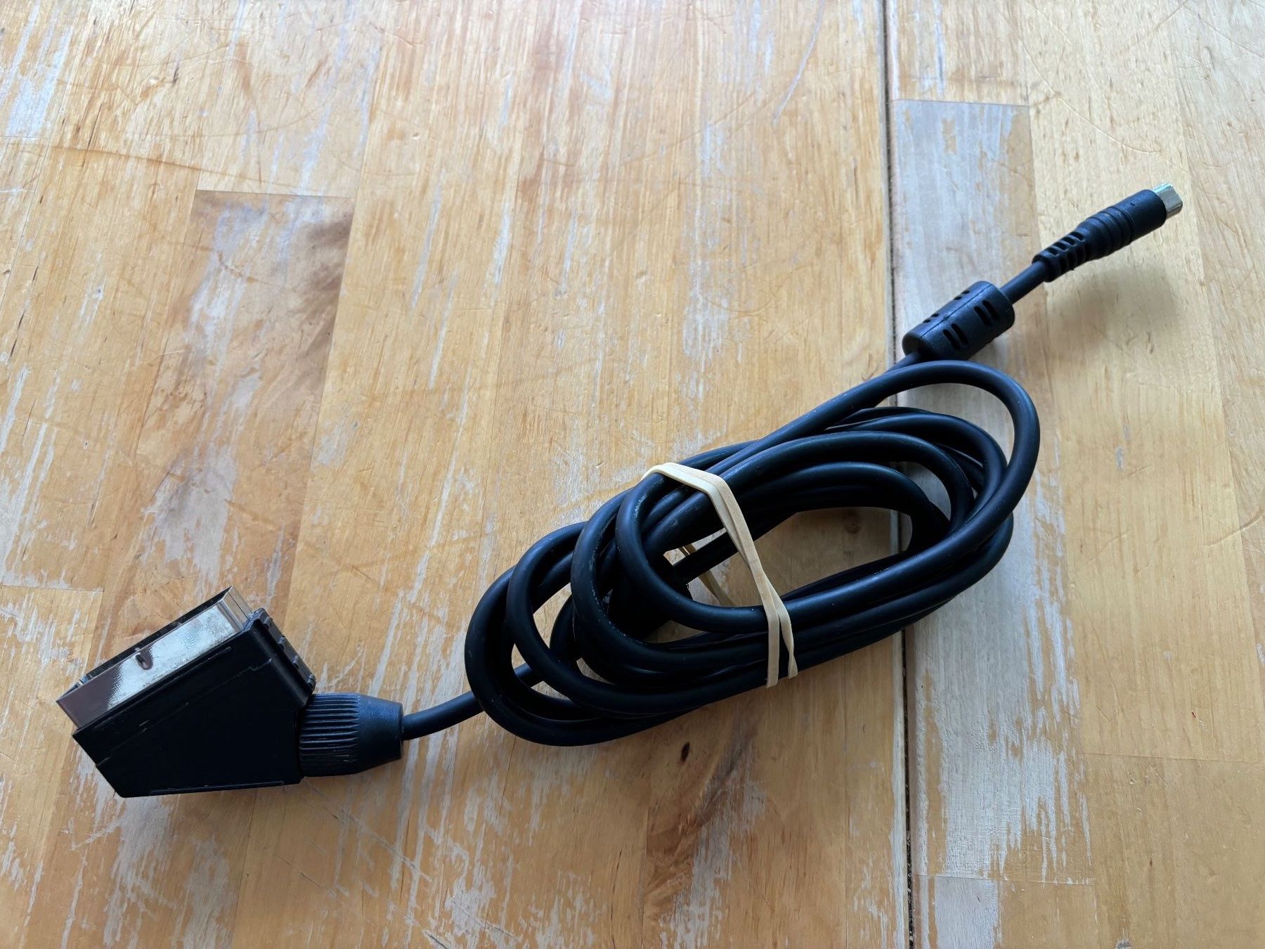 Cavi: SEGA Saturn AV Kabel – Usato da Frenkendorf venduto da gelbeZinnie