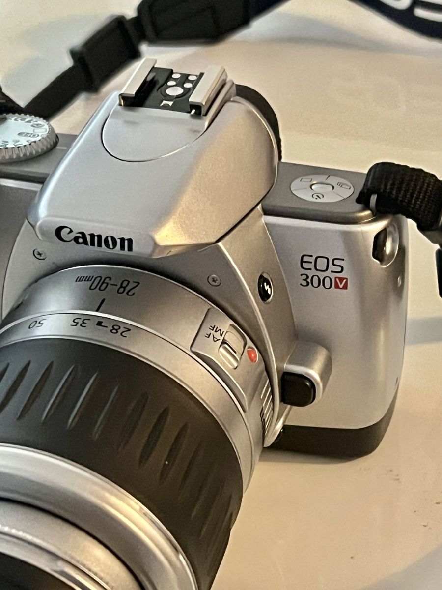 Canon Fotocamera: Canon EOS 300V argent objectif 28-90mm occasion – Usato da Chavornay venduto da MD_77 3