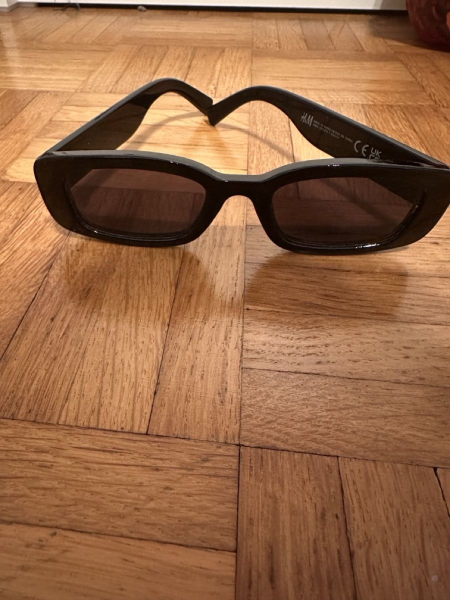 H&M Occhiali & Lenti: Stylische Sonnenbrille von H&M – Nuovo (secondo la descrizione) da Grellingen venduto da ali_g9sy