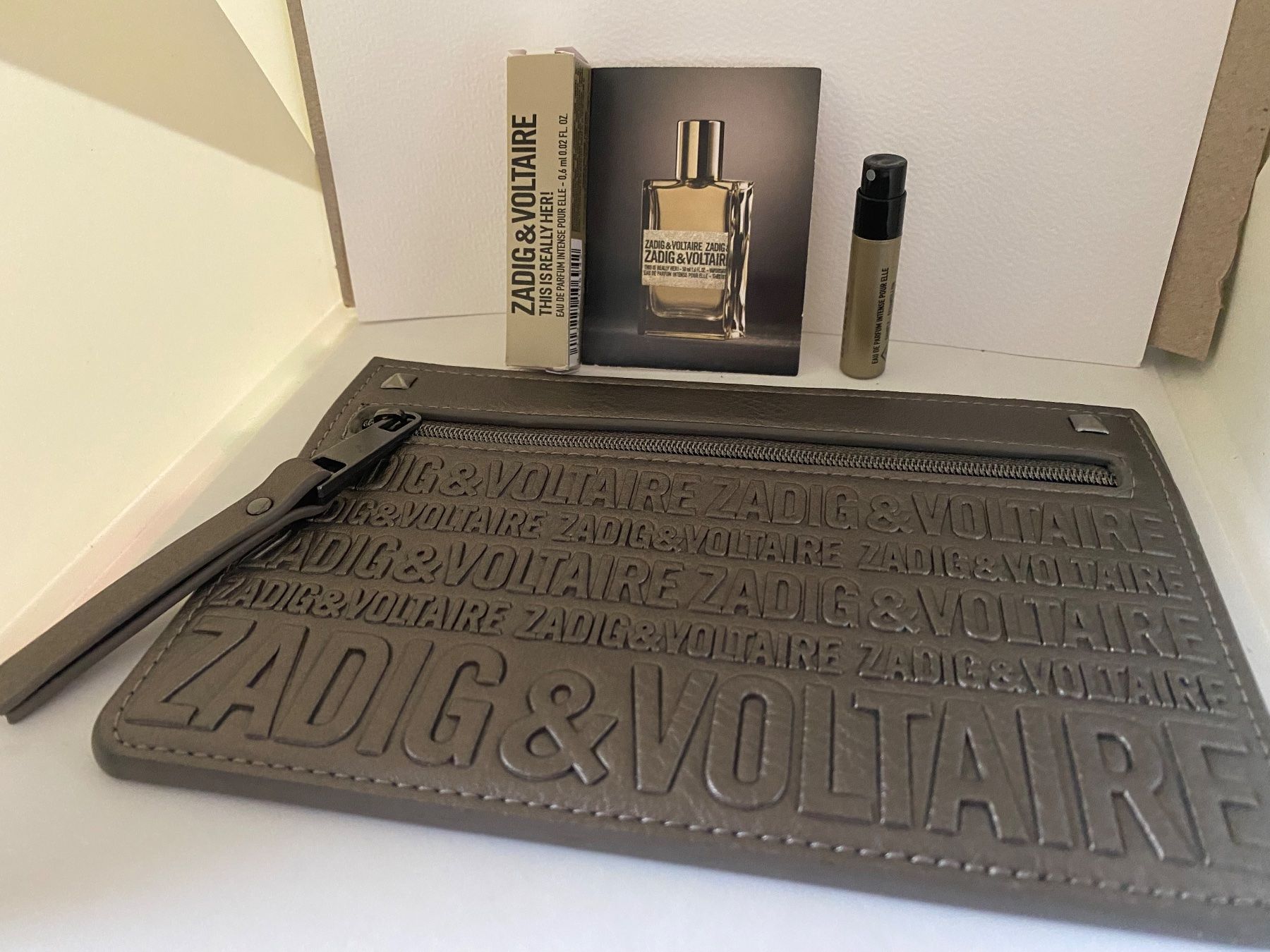 Zadig & Voltaire Profumi & Eau de Toilette: Duo Zadig & Voltaire – Nuovo (secondo la descrizione) da Bouveret venduto da wes_7zll