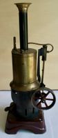 Machine à vapeur verticale Bing, début des années 1900.