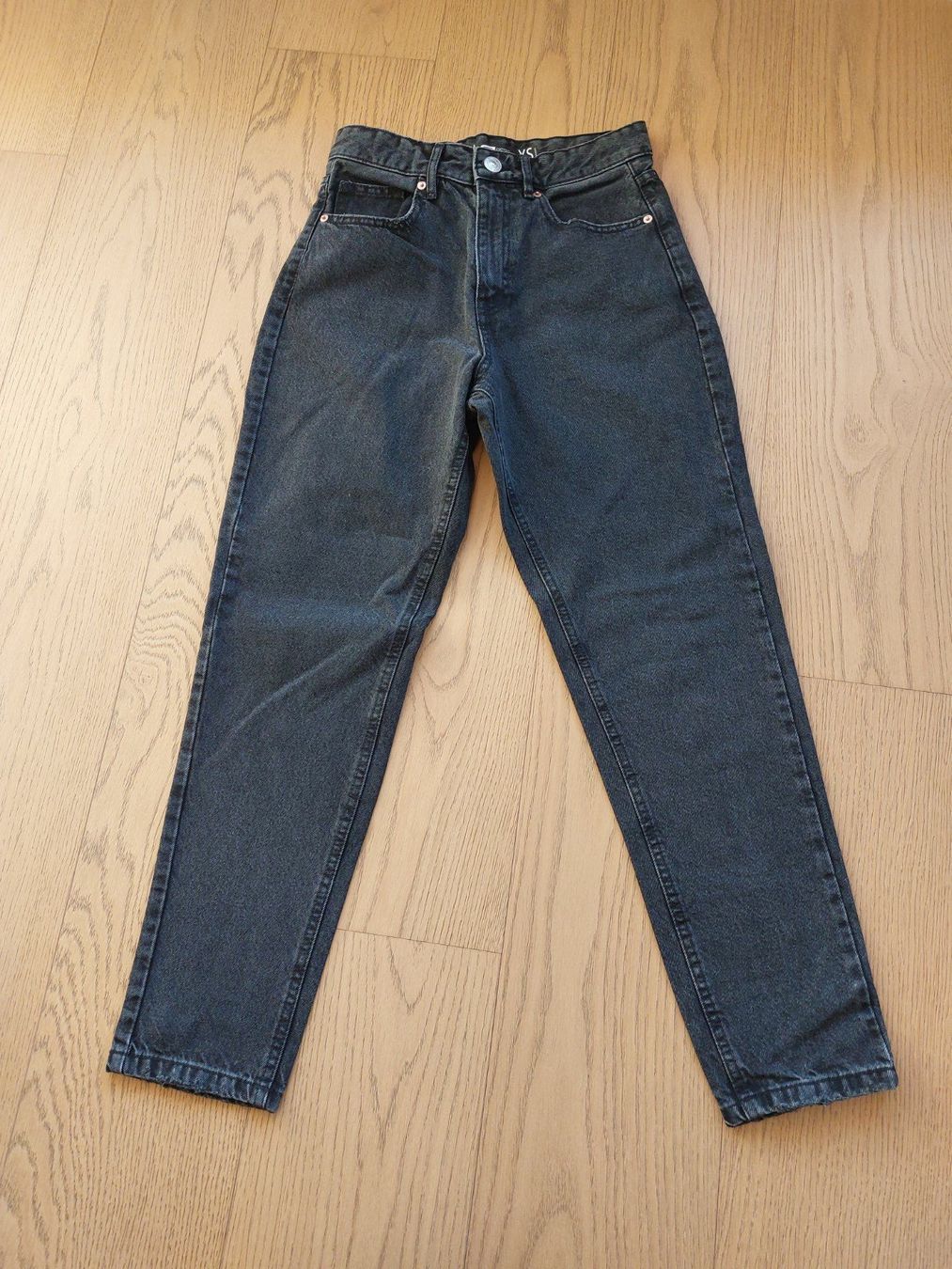 Jeans: Jeans noir newyorker xs – Gebraucht aus Delémont von Petitlutin