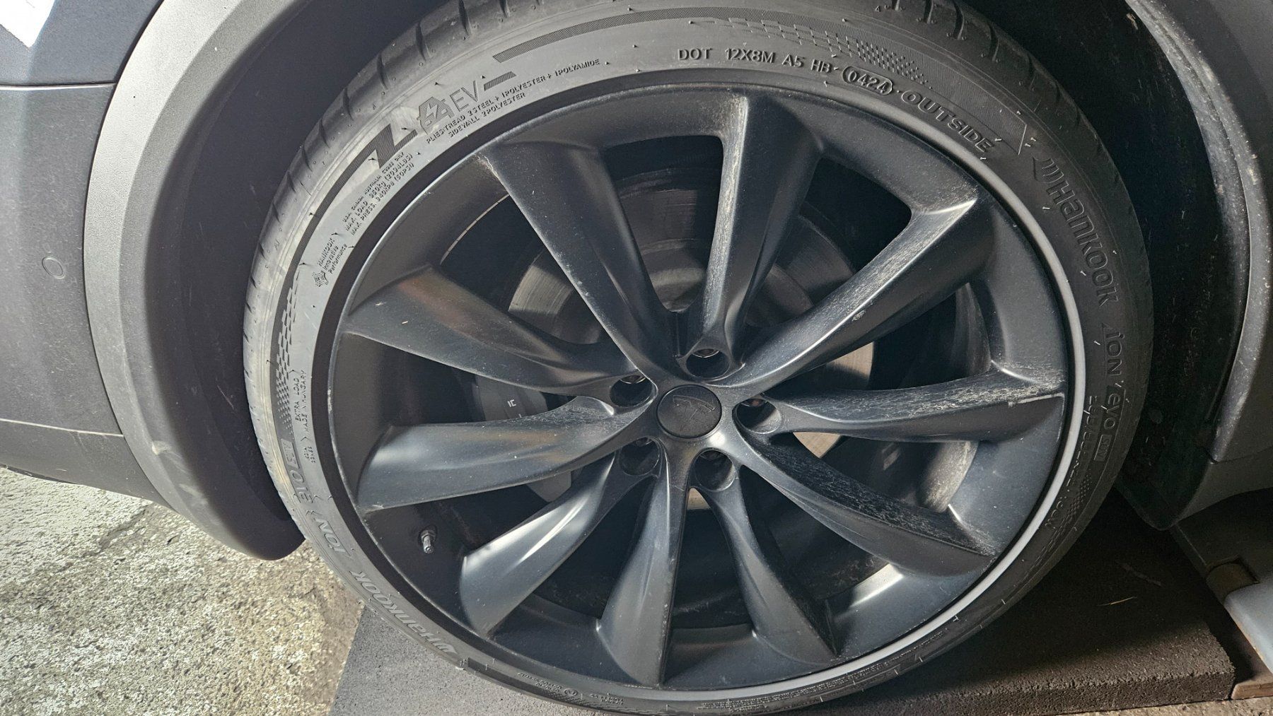 Tesla Pneumatici & Ruote complete: Tesla Model X 22 Zoll Räder – Usato da Einsiedeln venduto da Roger515