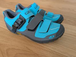 Giro Radschuhe, Gr. 38, türkis - neu
