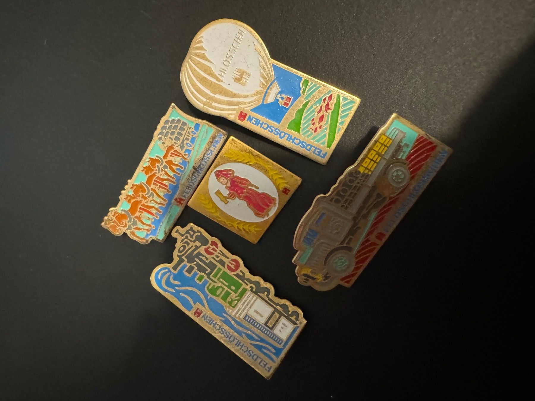 Placchette & Badge: Pin Set Feldschlösschen vollständig – Usato da Galgenen venduto da rub_f6kh