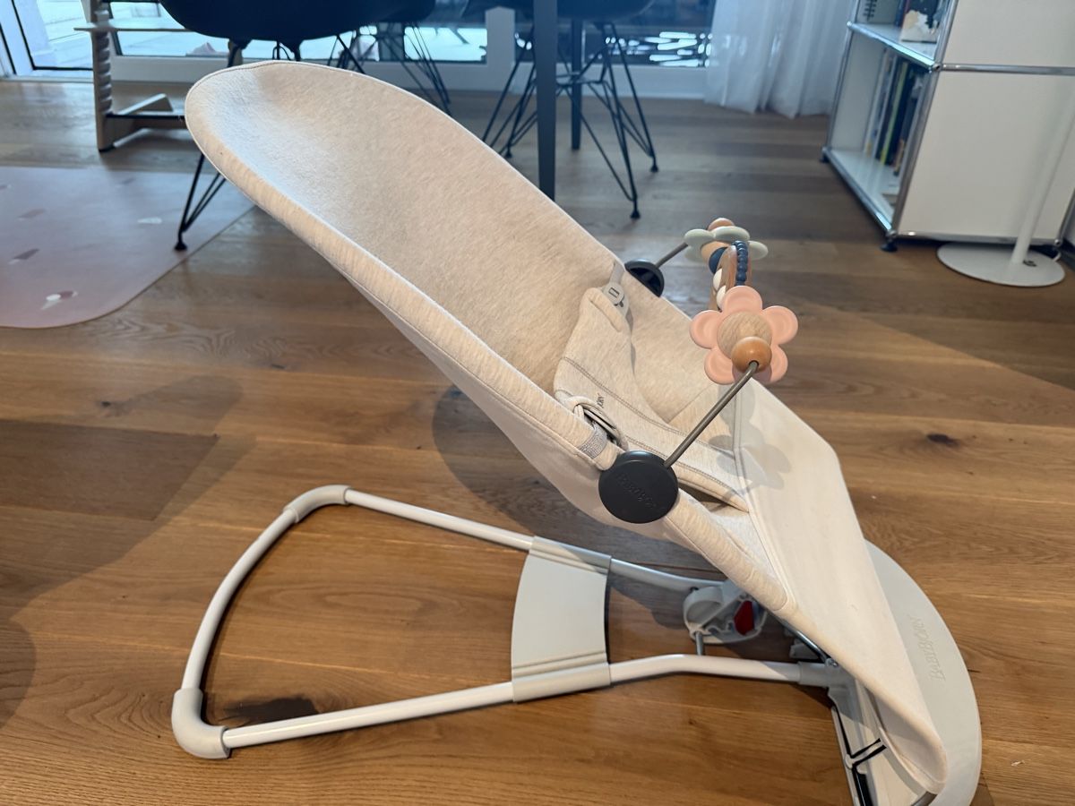 Babybjörn Sdraiette & Sdraiette a dondolo: Babybjörn Wippe mit Spielzeug – Usato da Kaisten venduto da fabilicious01 1