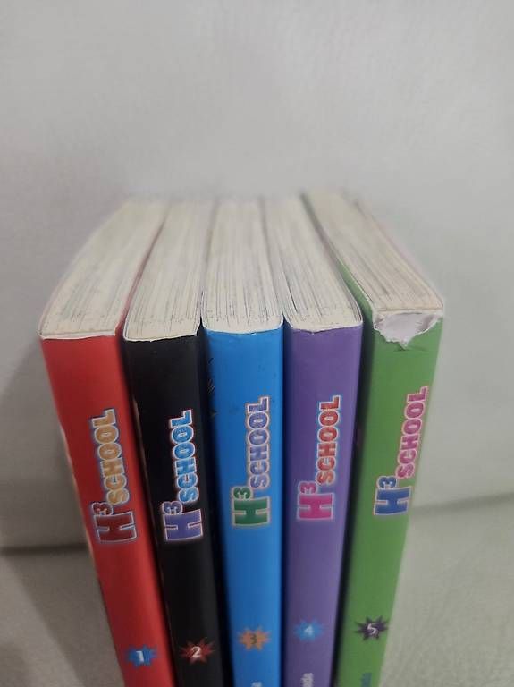 Fumetti: H3 School 5 tomes complet – Usato da Les Acacias venduto da minnie6 1