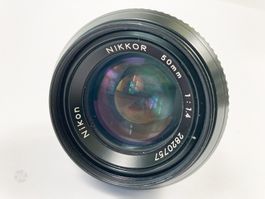 Nikon Nikkor 50mm 1.4 Objektiv Vintage mit Etui / F-Mount
