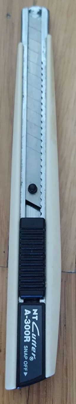 Tutti gli attrezzi: Cutter, NT Cutter A-300 R - 14.5.cm - – Nuovo (secondo la descrizione) da Zürich venduto da 1-2-3-Kaufen 4