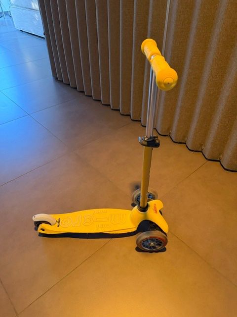 Micro Kickboard: Micro Mini Scooter Gelb – D'occasion à Kilchberg ZH par SabineF01 1