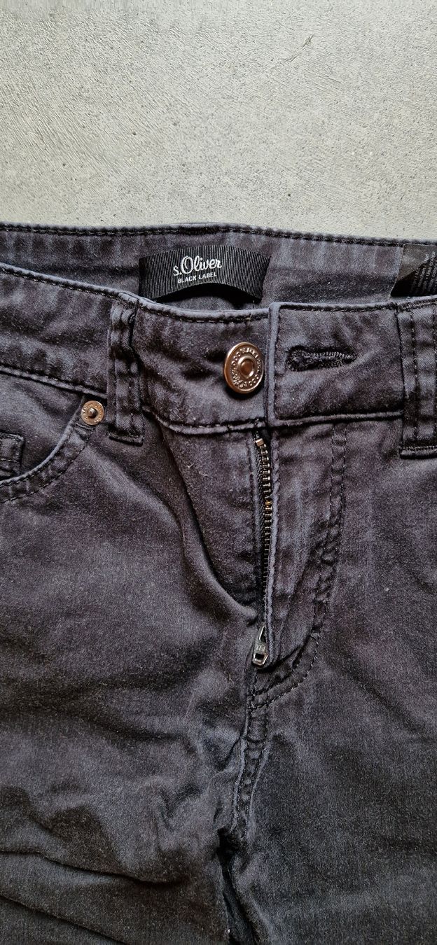 S.Oliver Hosen: Schicke S.Oliver Jeans, Schwarz, Grösse 34 – Gebraucht aus Gasel von sale65 2