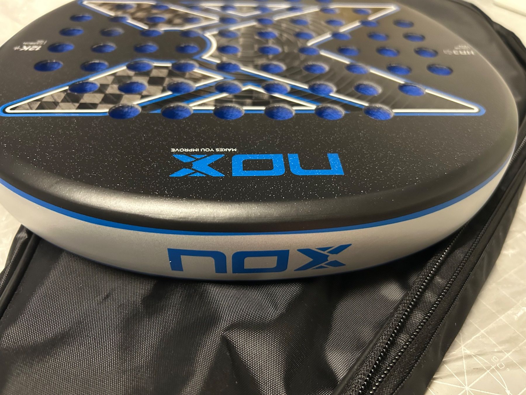 Racchette: NOX Quantum 12K Cobalt - neues Padelracket! – Nuovo e nell'imballaggio originale da Winterthur venduto da PalarPinoPadel 6