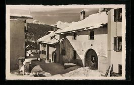 Pontresina, Strasse Dorfgasse mit Brunne