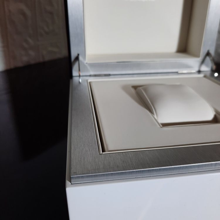 Maurice Lacroix Orologi: Hochwertige Maurice Lacroix Uhrenbox – Usato da Unterägeri venduto da Altgoldschmuck 2