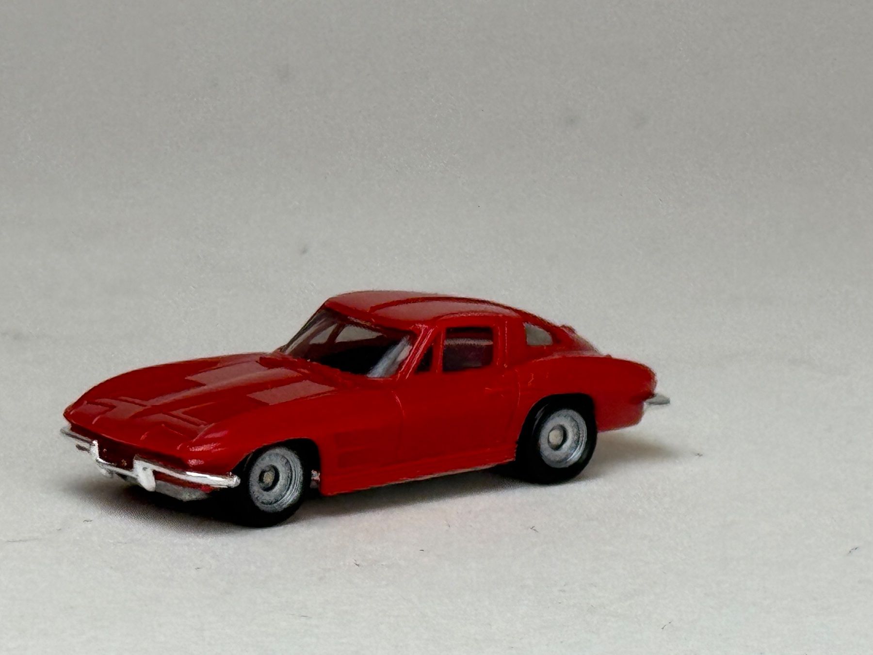 Chevrolet Modellini d'auto: GB- Monogram Chevy Stingray rot – Usato da Elm venduto da Wikmtz