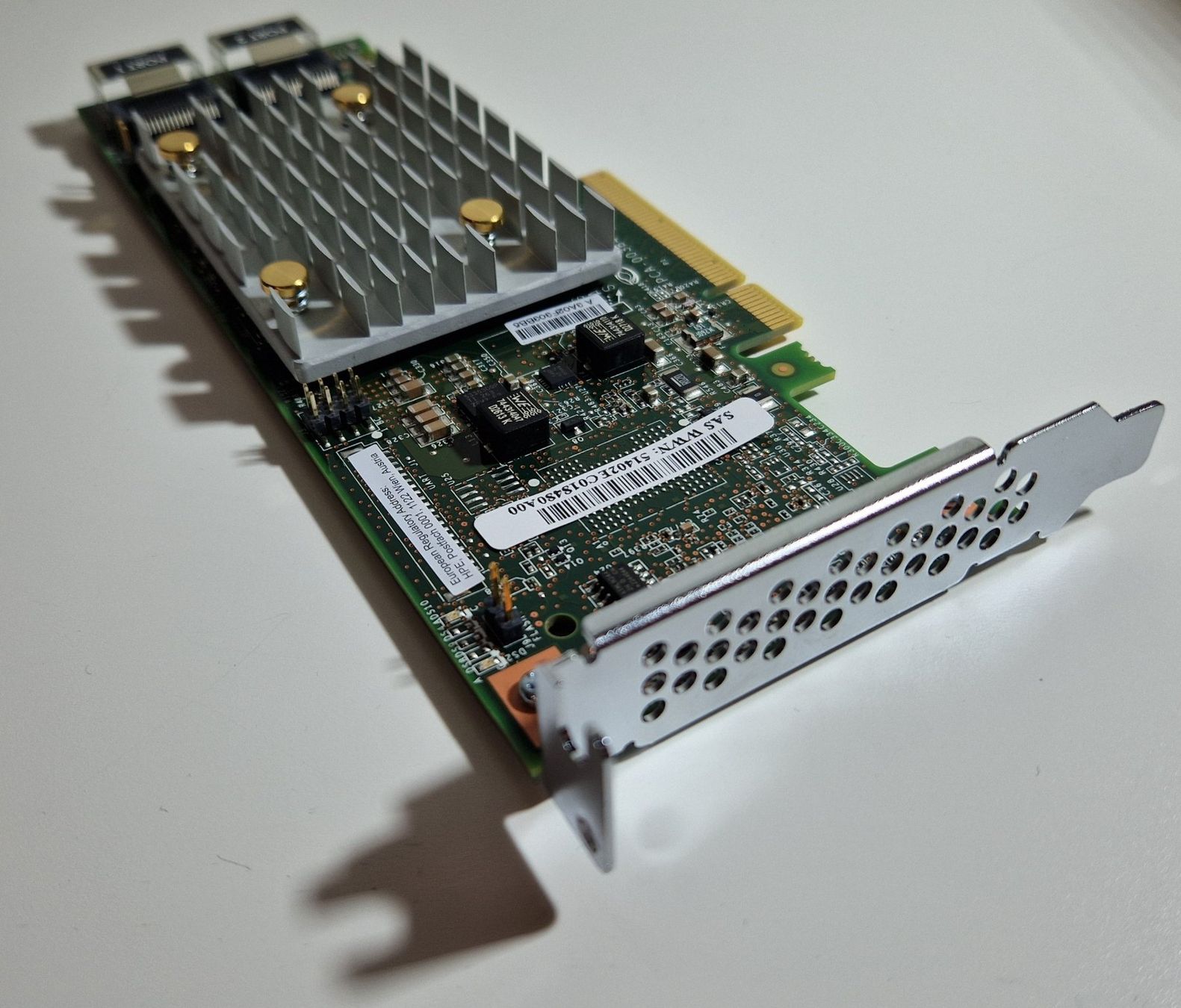 Server: HP/HPE  Smart Array 12G E208i-p SAS/SATA HBA/Raid Controller – Usato da Eglisau venduto da Hpa1