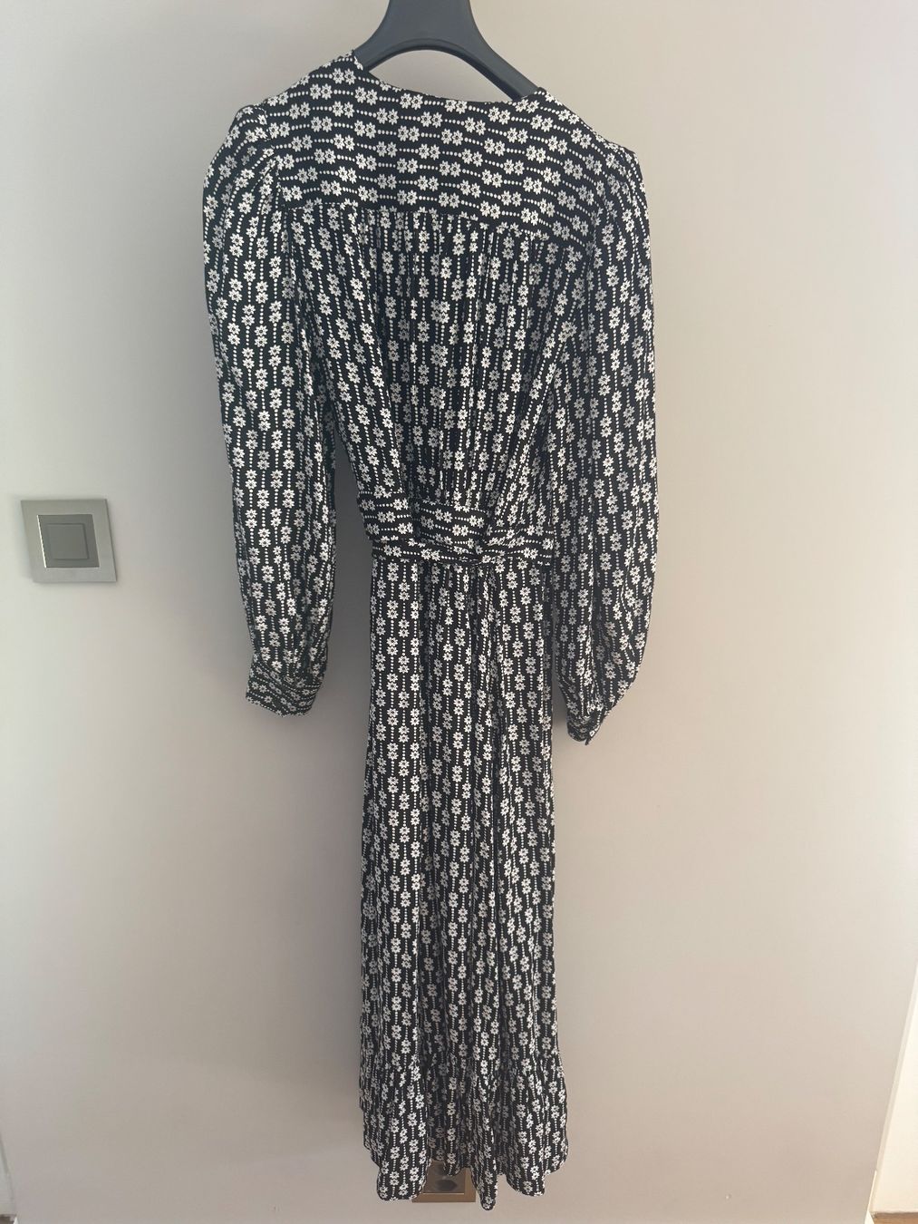 Sandro Vestiti: Robe Sandro T34 – Usato da Conches venduto da chn_hgl6 7