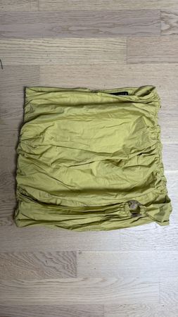 Jupe ZARA jaune froncée taille EUR xS état neuf