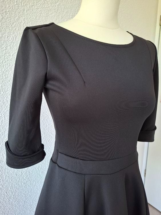 Vestiti: Schickes, kurzes, schwarzes Kleid Gr. S – Nuovo (secondo la descrizione) da Emmen venduto da Tigerlady 2