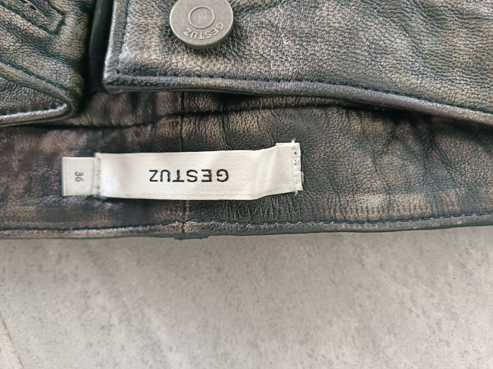 Gestuz Pantaloni: wideleg lederhose – Nuovo (secondo la descrizione) da Thun venduto da oli_s6kv 1