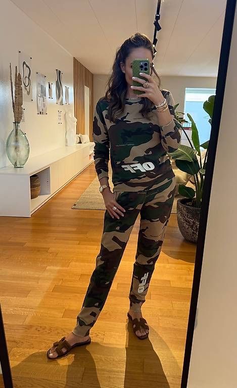Lots de vêtements: OFF-WHITE PULLI & HOSE – Neuf (Voir description) à Schwyz par bofb 2