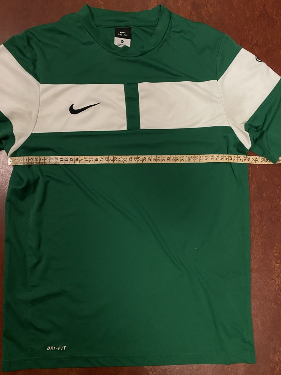 Nike T-shirt: Green Nike Sport tee – Nuovo (secondo la descrizione) da Zürich venduto da Royko 3