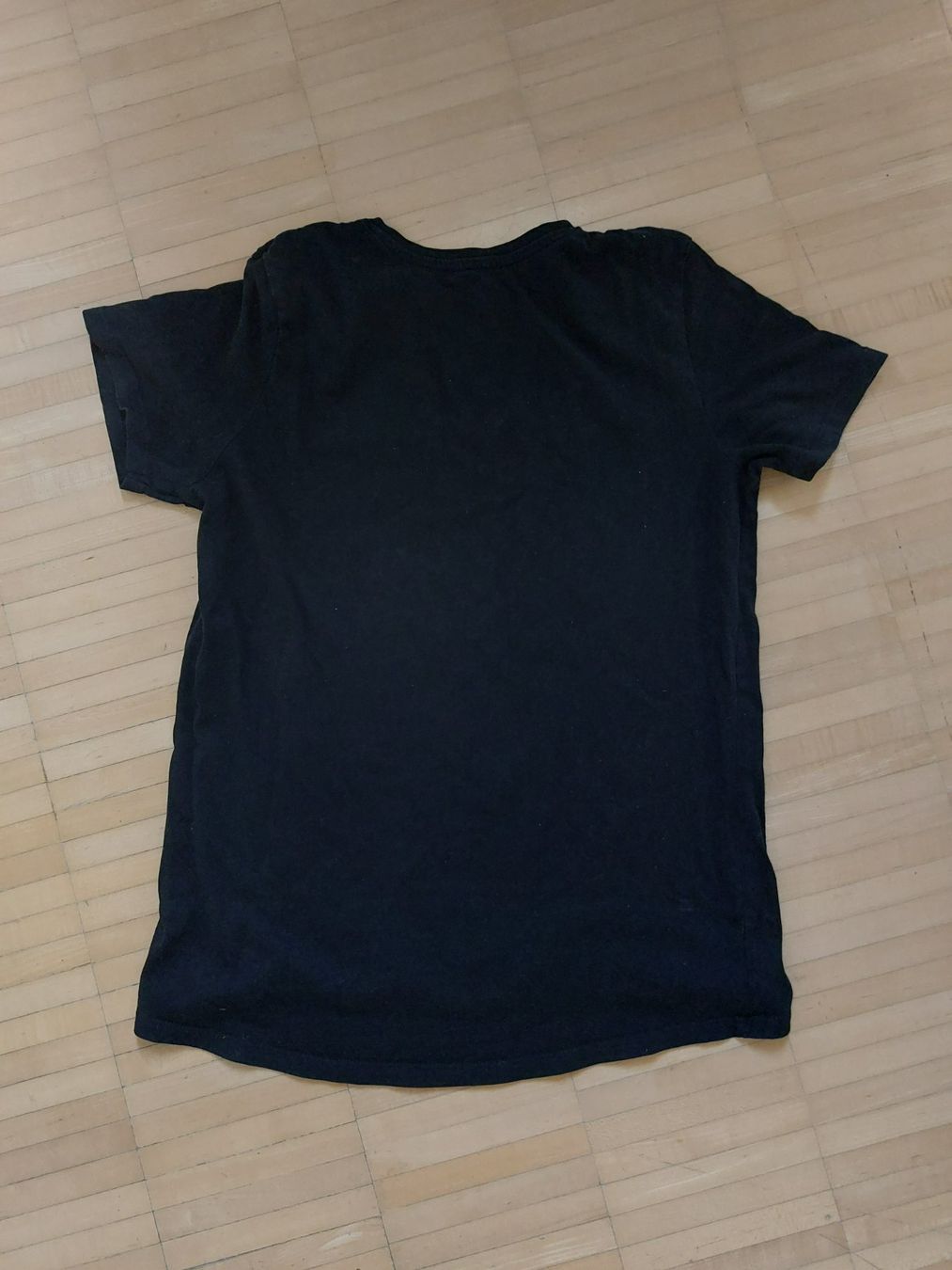 T-Shirts: T-Shirt schwarz Love – Gebraucht aus Neftenbach von lor_7thq 1
