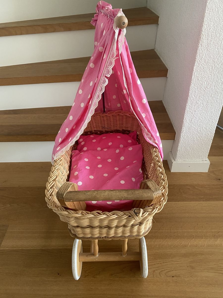 Puppenwagen: Puppenstubenwagen aus Weide – Gebraucht aus Frenkendorf von Kompasskind 1