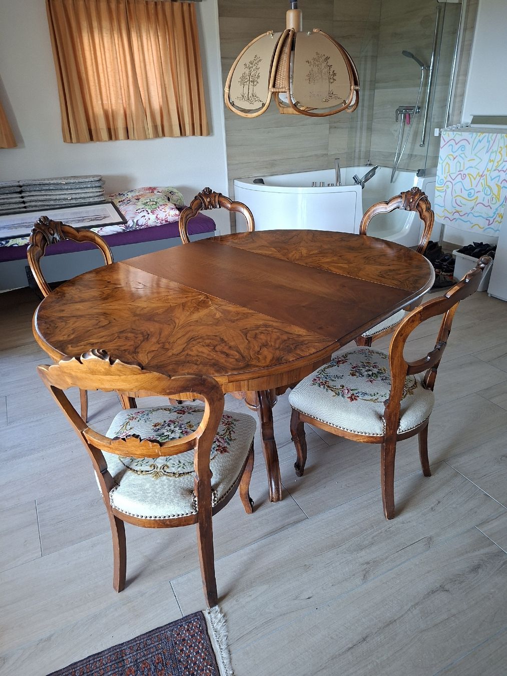 Tables: Louis Philippe Tisch mit Stühlen – D'occasion à Pfäffikon ZH par enderby01 2