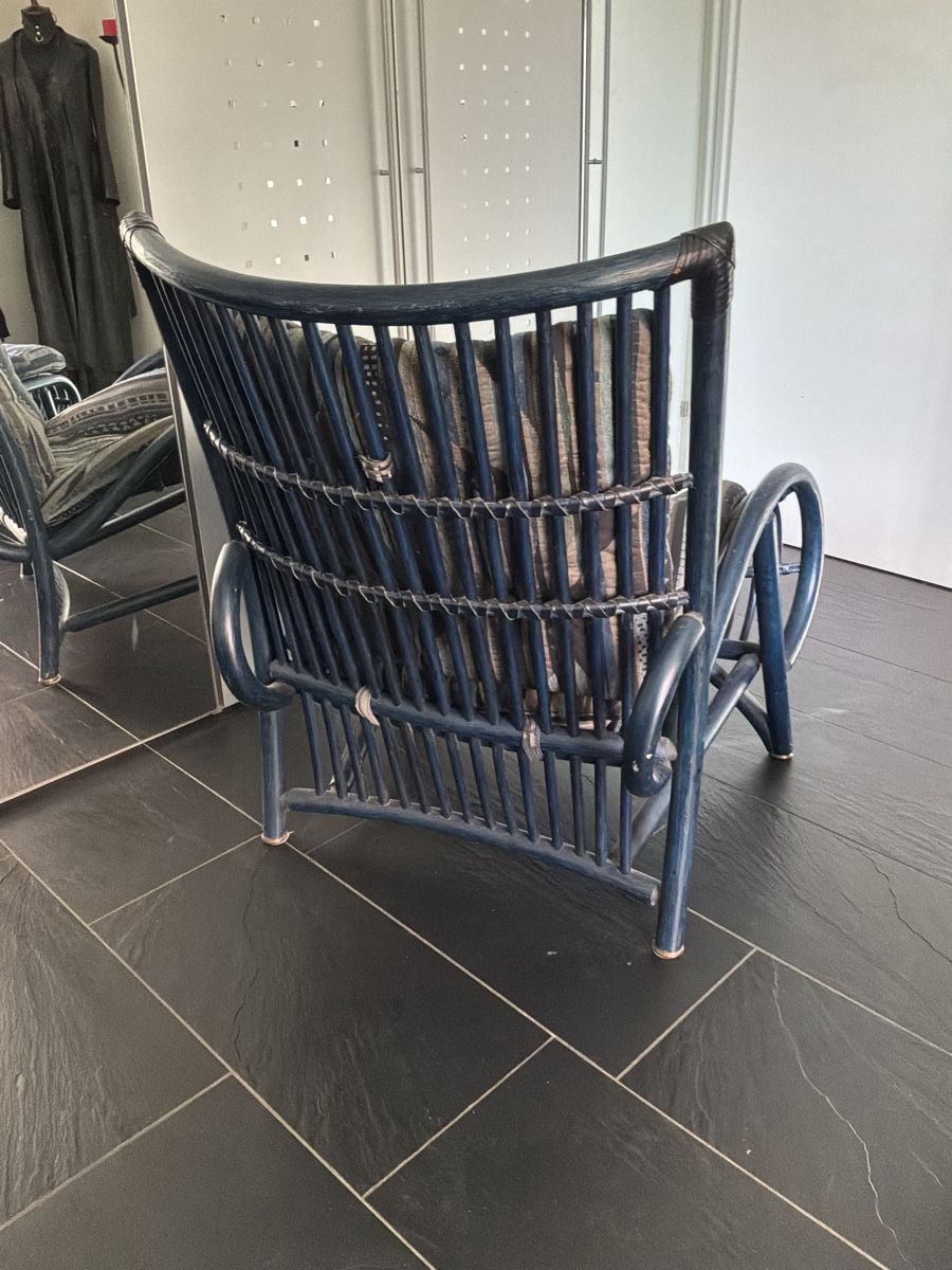 Poltrone: Set Sessel und Hocker aus blauem Rattan – Usato da Bremgarten AG venduto da Belana0 2