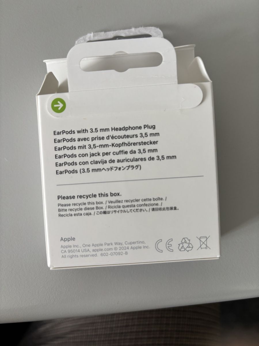 Apple Kopfhörer: EarPods Headphone Plug – Neu und originalverpackt aus Bern von Adriana2016 3