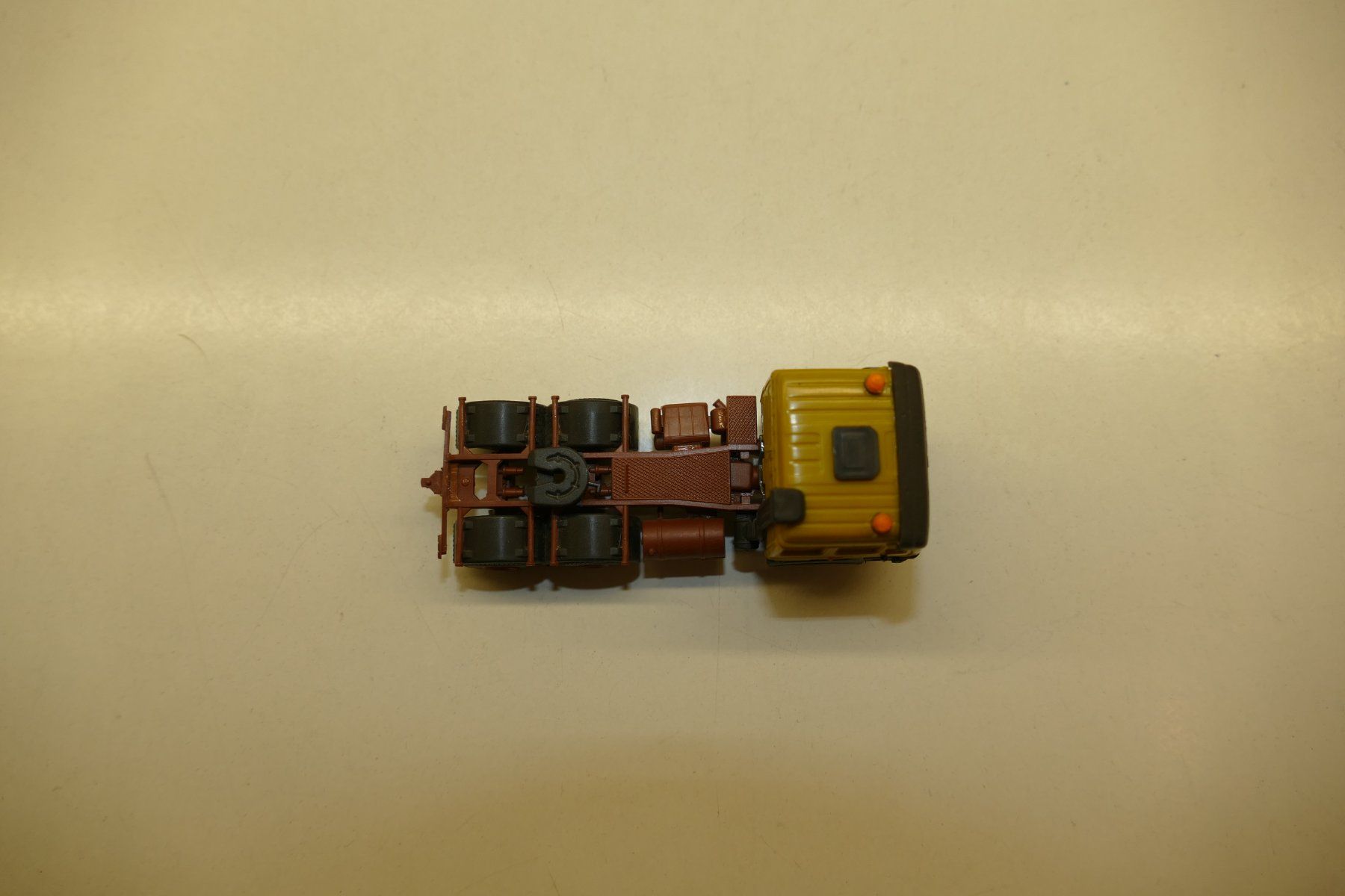 Kibri Modellini di ferrovie: Kibri H0: MB Zugmaschine – Usato da Niederhasli venduto da Flash32 4