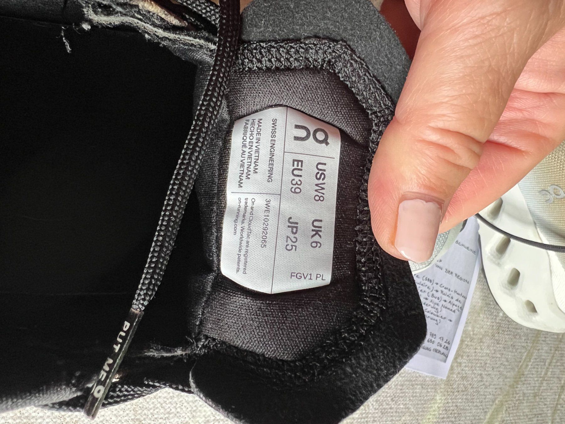 Scarpe da uomo: ON Schuhe Waterproof schwarz – Usato da Mörel venduto da Emozia 6
